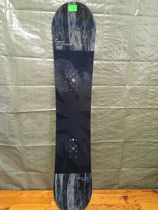 Nr 45 Deska snowboardowa freestyle K2 Vandal 137 cm