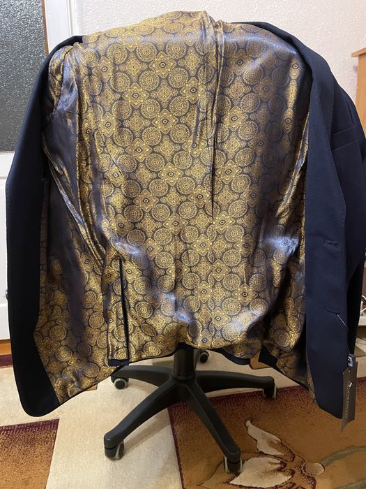 Чоловічий класичний костюм Lorenzo L