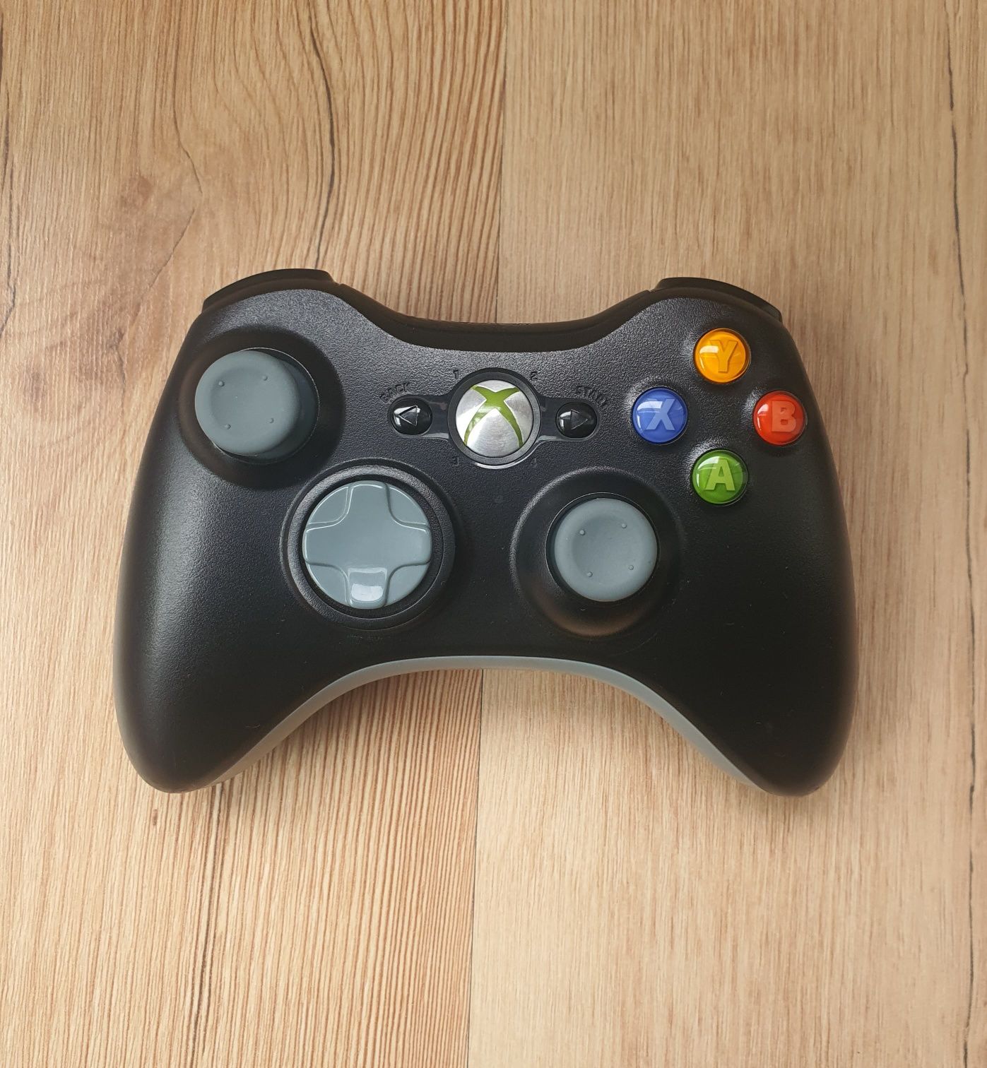 Pad kontroler Xbox 360 czarno-szary nowe wymienione analogi