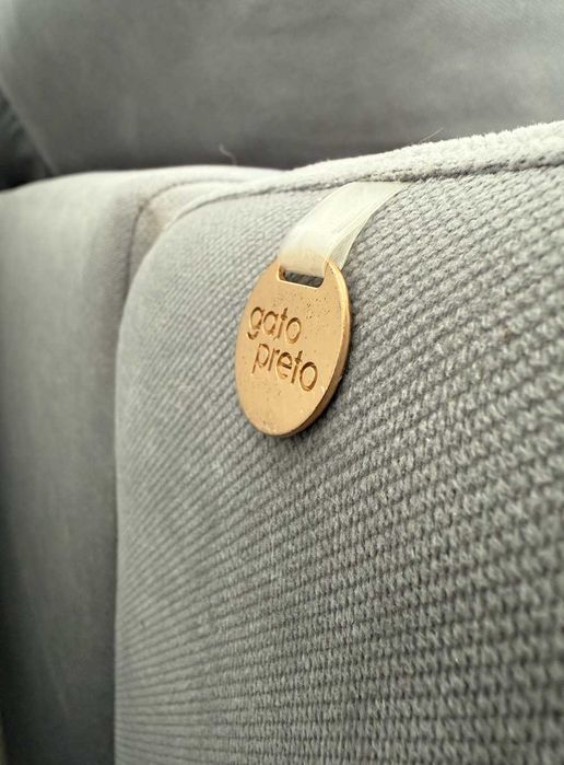 Sofá chaise longue cinza