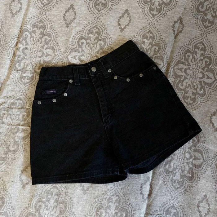 Чорні джинсові шорти