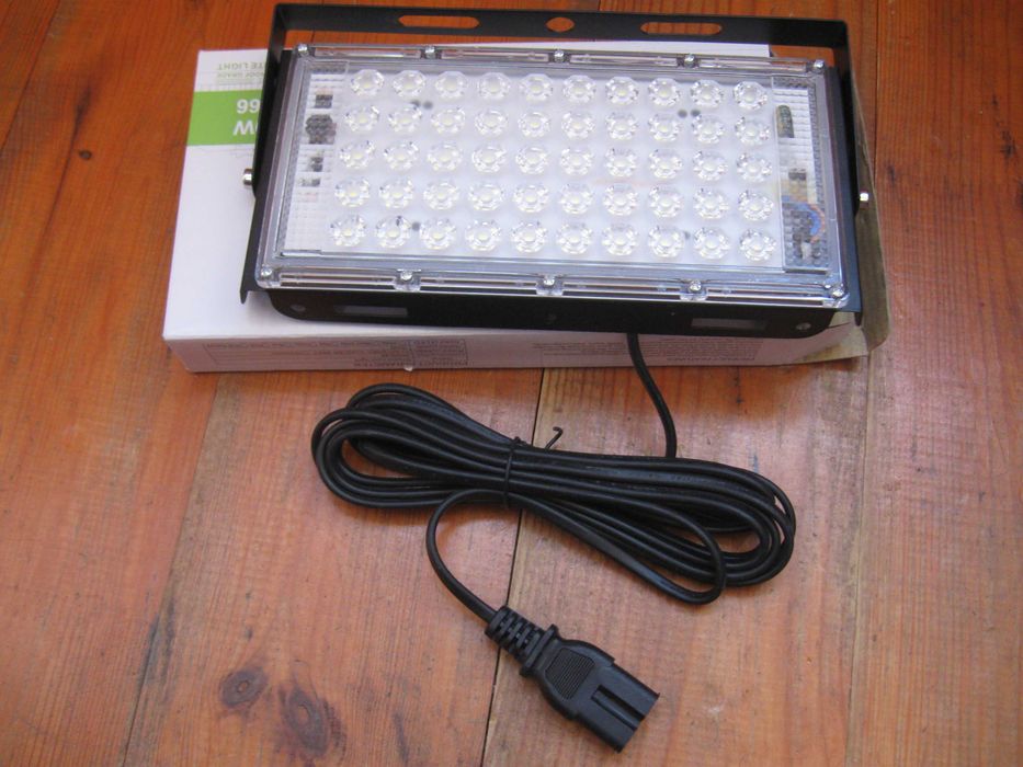 Прожектор 12-80 вольт 50 ватт пыле и влагозащита IP66 яркий