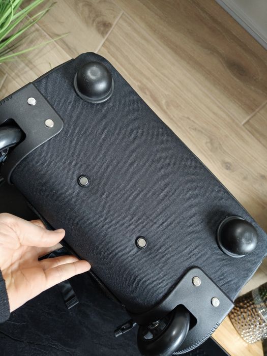 Torba na kółkach czarno złota