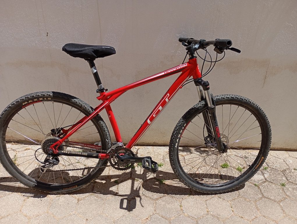 Bicicleta MTB - GT Karakoram 3.0 travões óleo