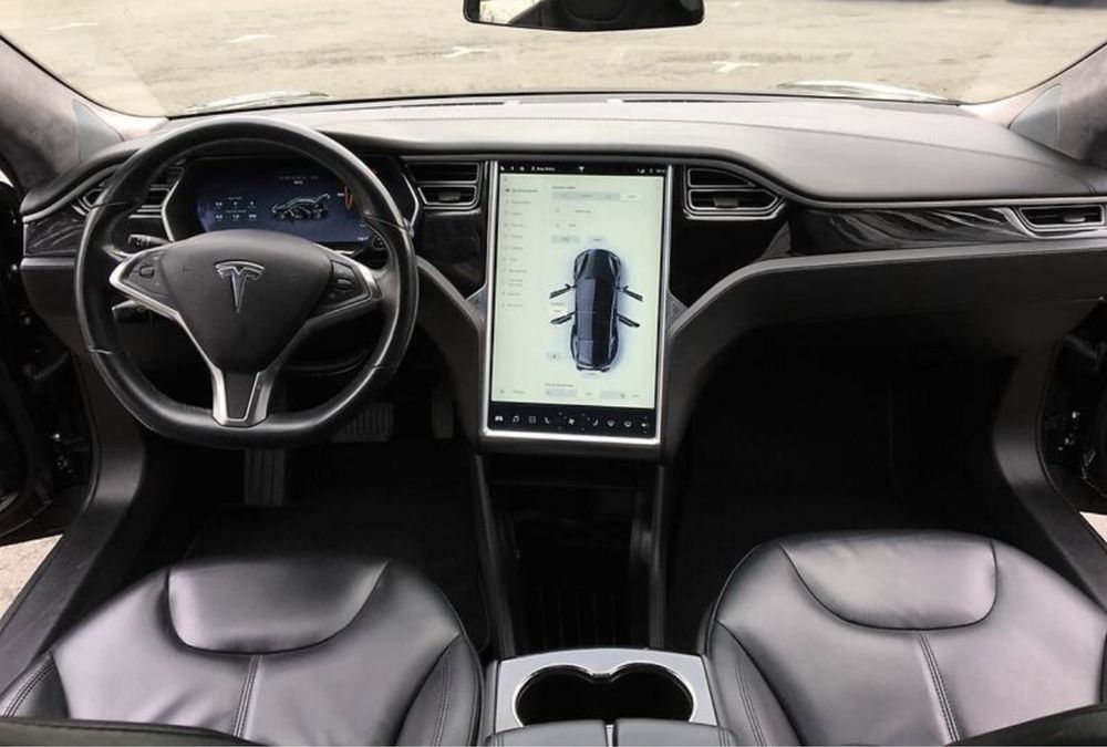 Tesla Model S 2014