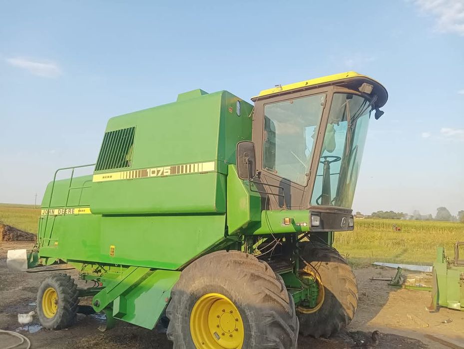 Продам комбайн Джон дір 1075