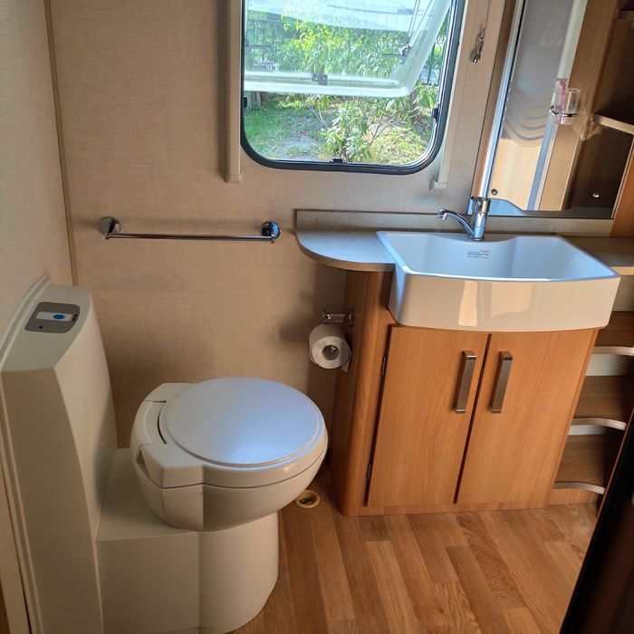 NOWA CENA PILNIE SPRZEDAM Przyczepa Coachman Vip 560/4