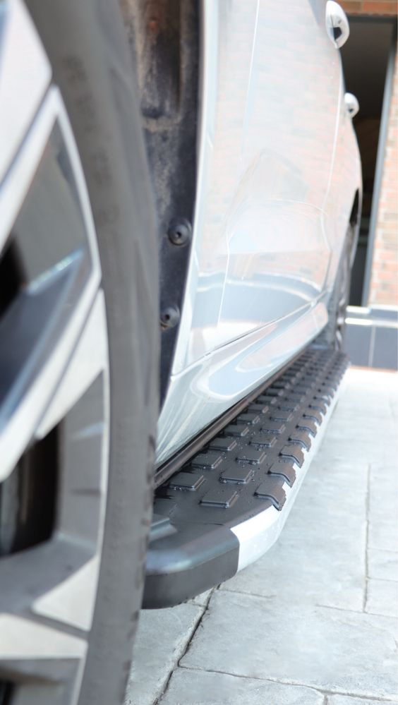 ESTRIBOS DE ALUMINIO FORD TRANSIT CUSTOM 2023+