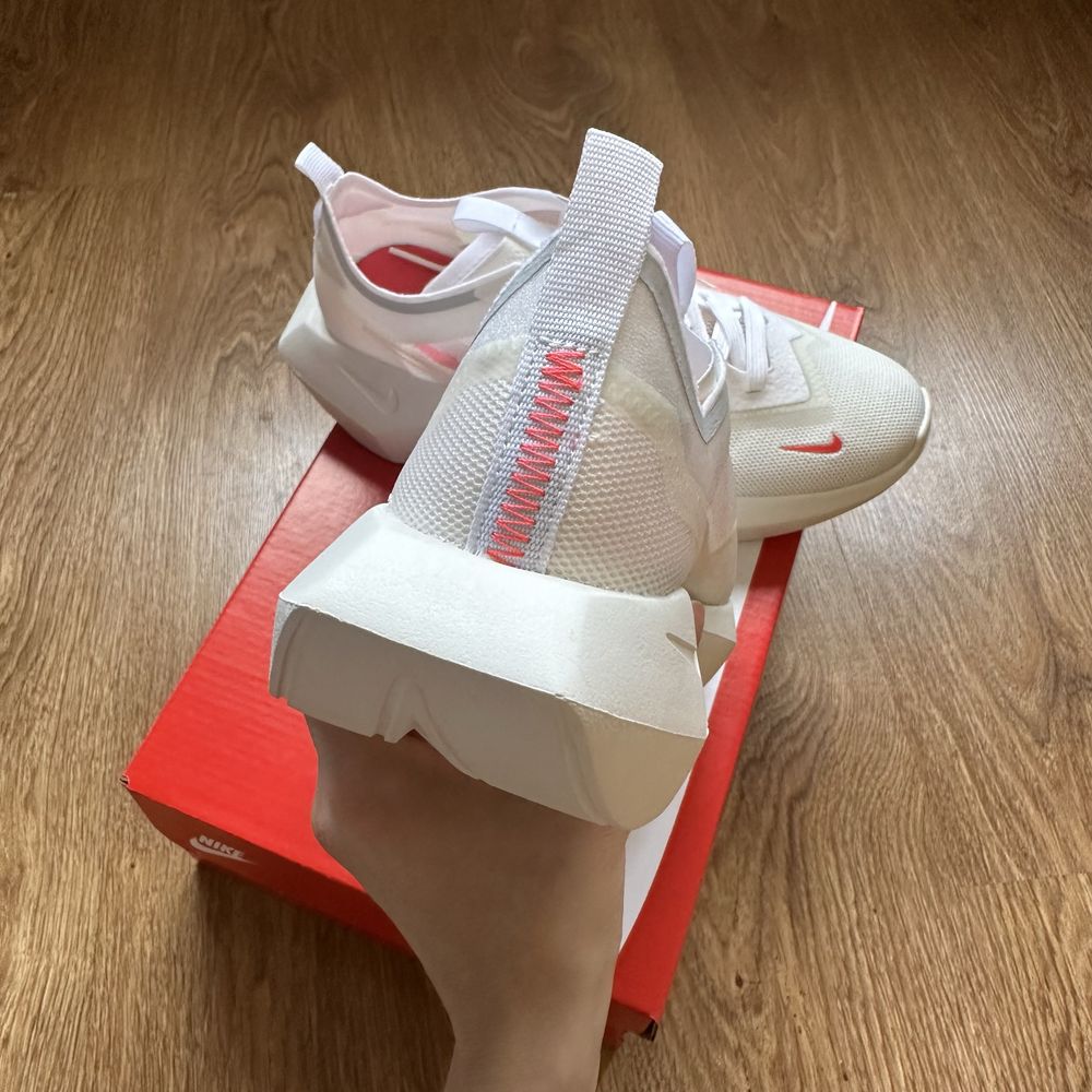 Кросівки жіночі nike vista lite white red