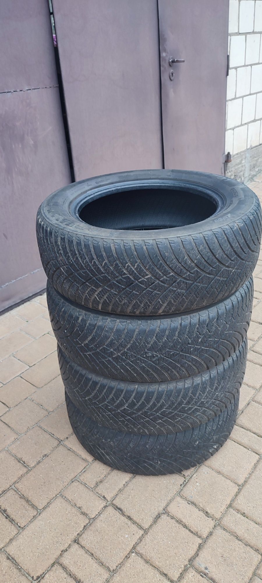 Opony wielosezonowe 215/60 R 16