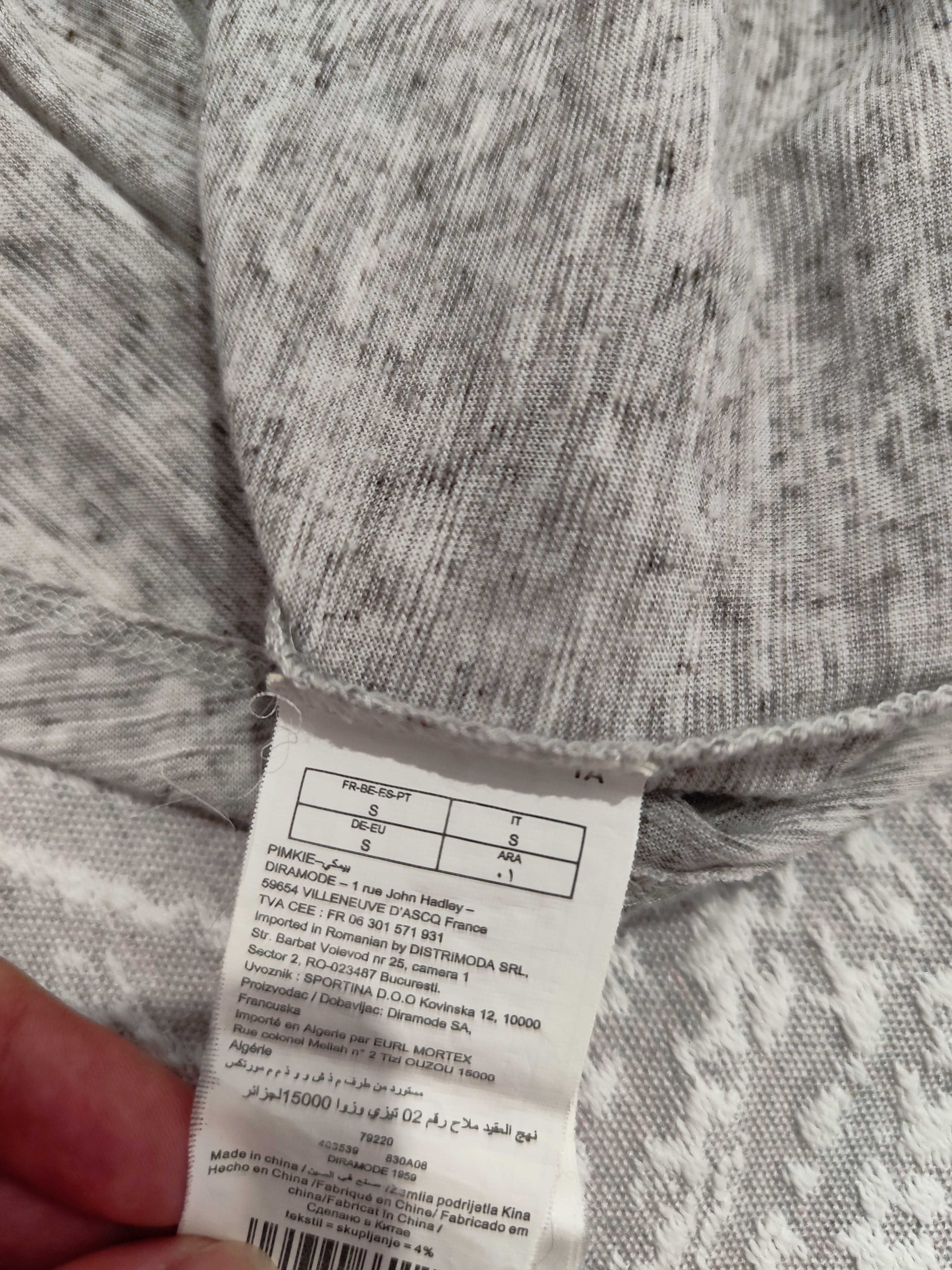 T-shirt com missangas