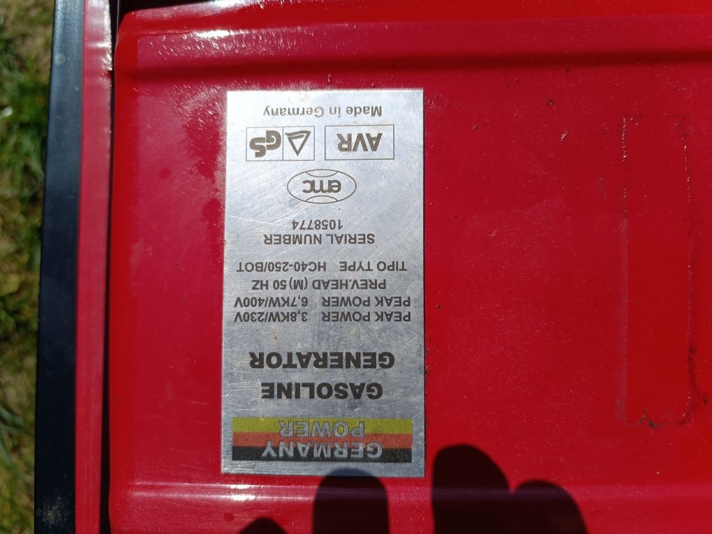 Agregat prądotwórczy 3.8KW(230v) i 6.7KW(400v) 3 Fazowy