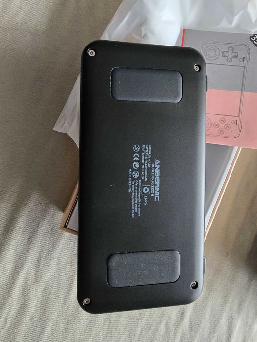 Ретро портативна консоль Anbernic RG35XX H 3.5" IPS