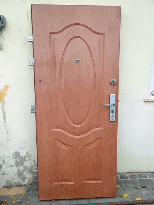 Drzwi zewnętrzne 90 prawe metalowe