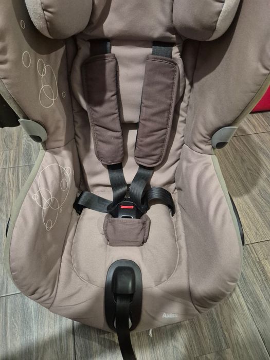 Автокрісло Bebe Confort Axiss