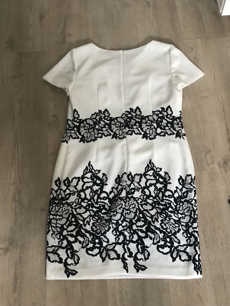 Rozpinana biała elegancka sukienka IBIS 42