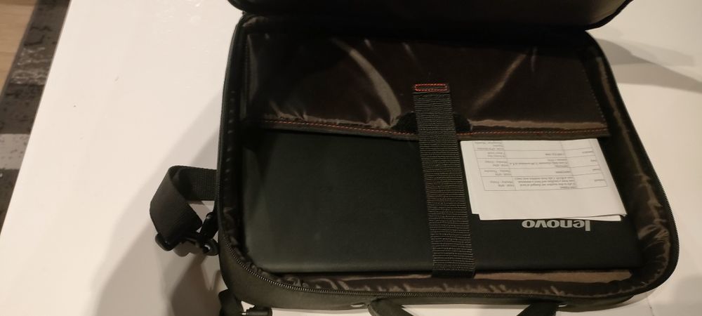 Laptop Lenovo 80 MJ 100-15IBY + torba