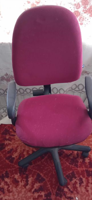 крісло для офісу, або дому