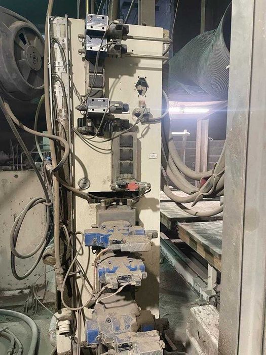 Wibroprasa stacjonarna HESS RH1500, rok 2005