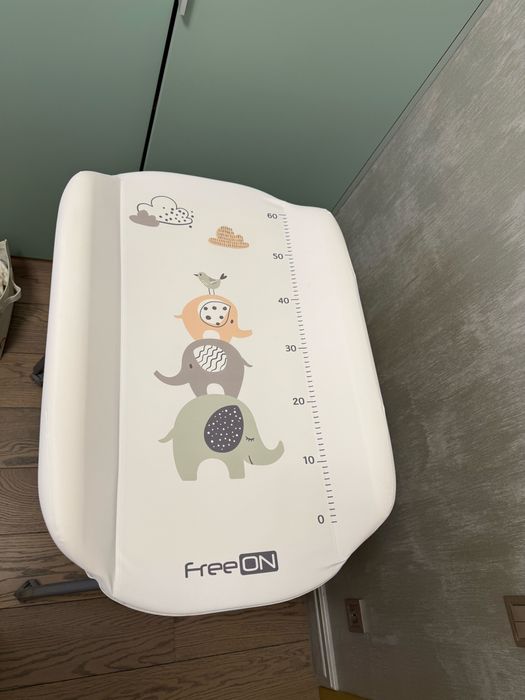 Ванна FreeOn з пеленальним столиком на колесах