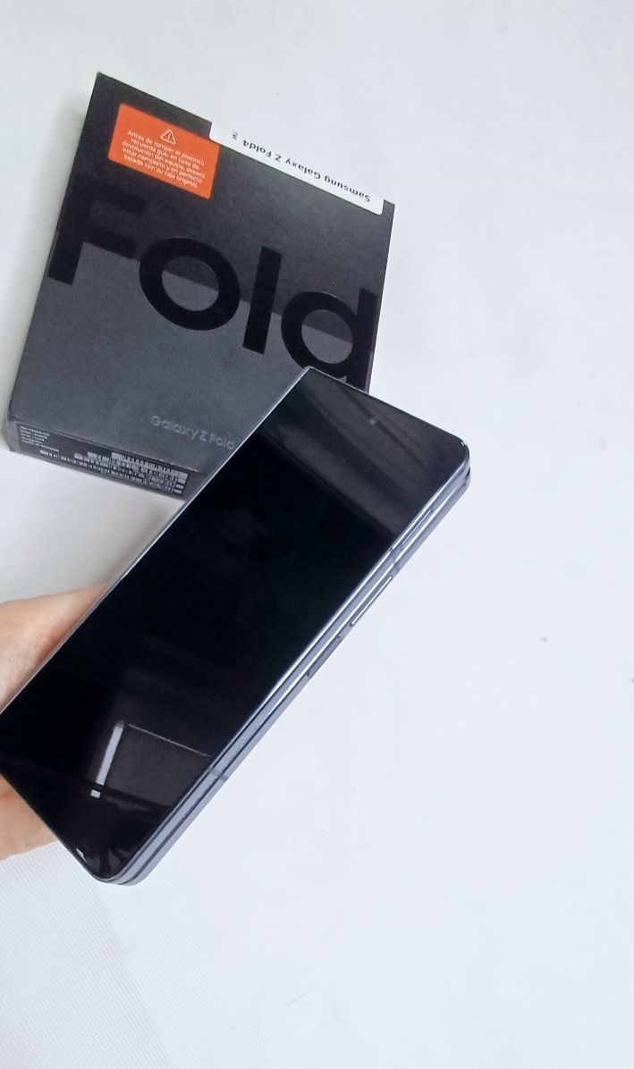Samsung Galaxy Z Fold4 SM-F936 12/256GB