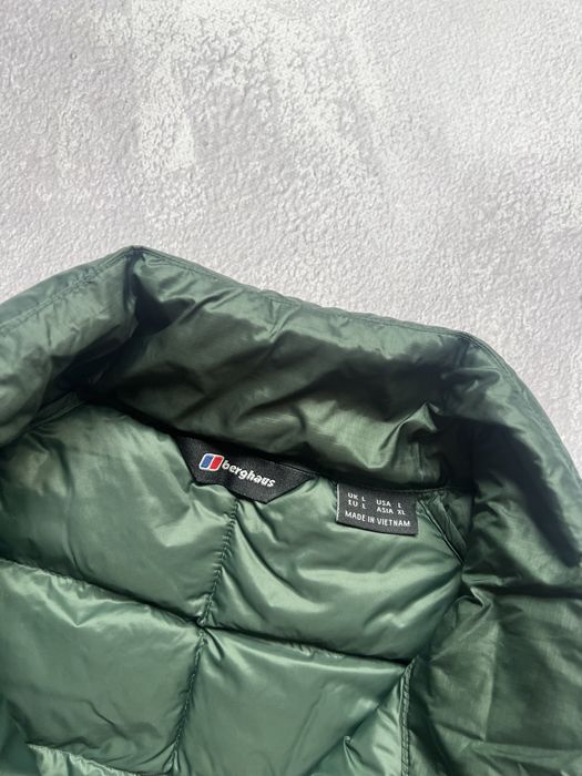 Чудовий пуховик Berghaus 600