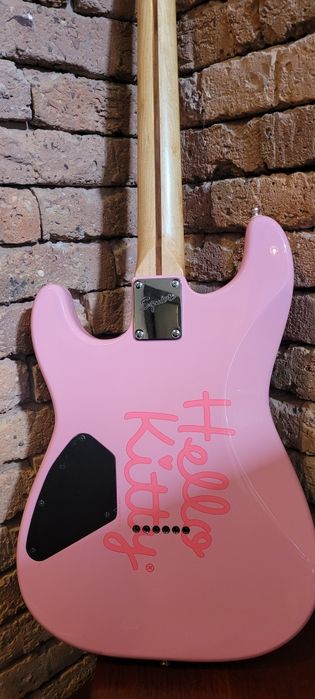 Fender Squier Hello Kitty 2006 rok full oryginał