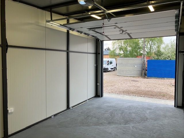 Magazyn wolnostojący 26 m2 - prąd - woda - Kraków Wola Duchacka