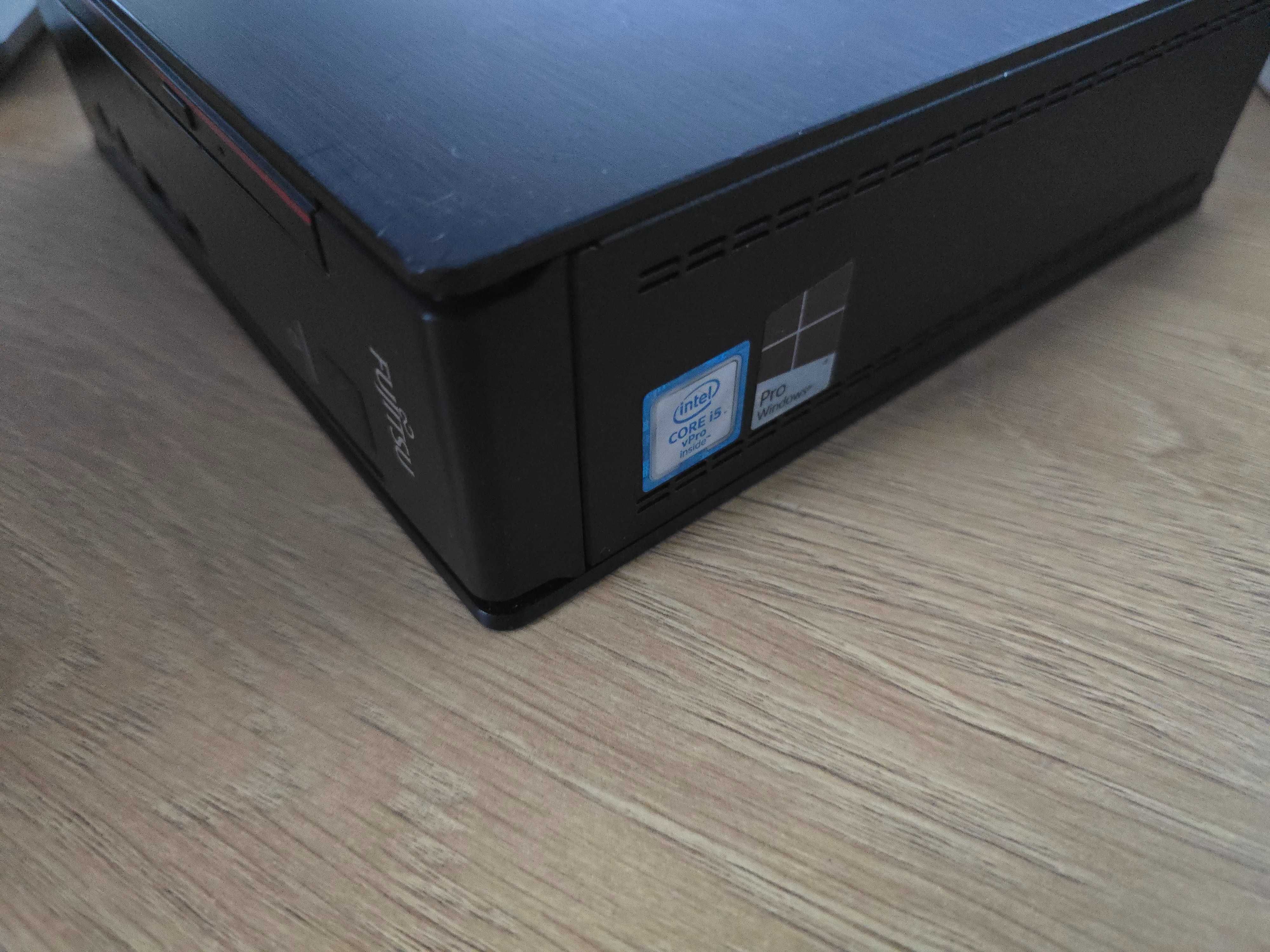 Fujitsu Esprimo Q956 mini PC