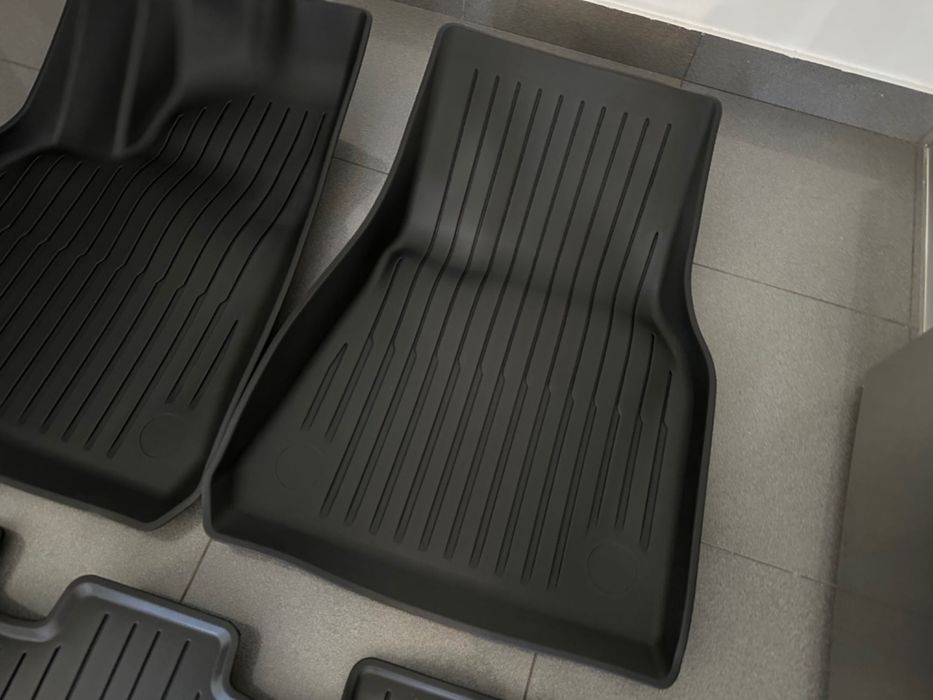 Conjunto 9 Tapetes Borracha TPE All Weather Tesla Model Y 20-24 Novos