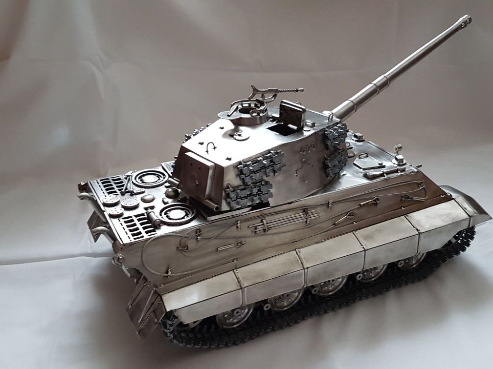 Prezent czołg Tygrys Królewski metaloplastyka