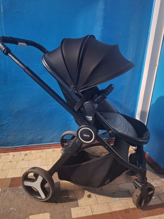 Продам коляску Chicco 3 в 1