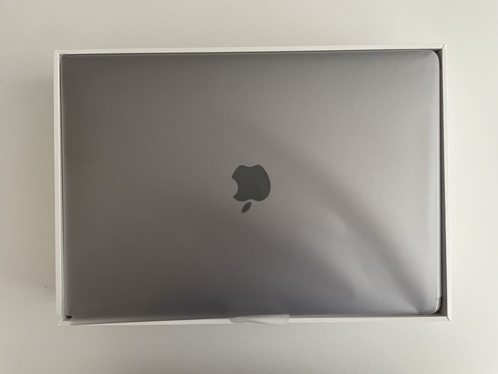 Apple Macbook Air 13” 2020 M1
