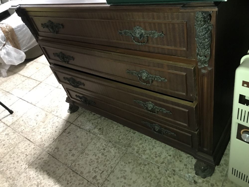 Roupeiro IKEA RAKKESTAD / cabeceiras pés palito / poltrona veludo