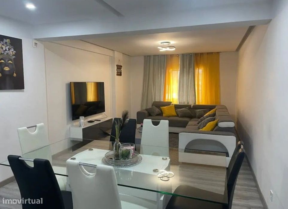 Apartamento T1 na Rio de Mouro, Sintra
