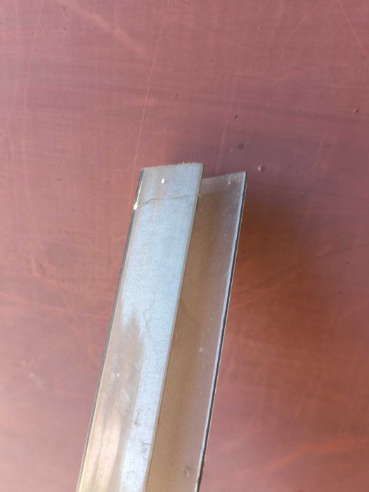 Термошайба и торцевой профиль для поликарбоната