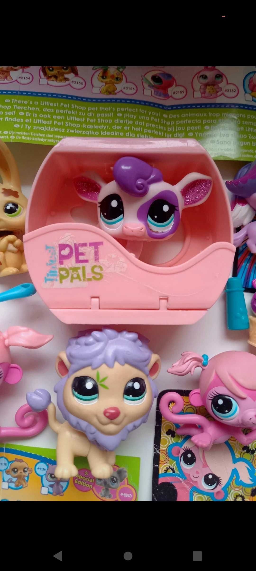 Zestaw 7 oryginalnych figurek Littlest Pet Shop + 134 sztuki naklejek