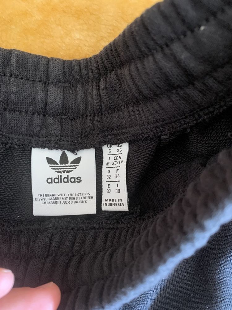 Calções Adidas