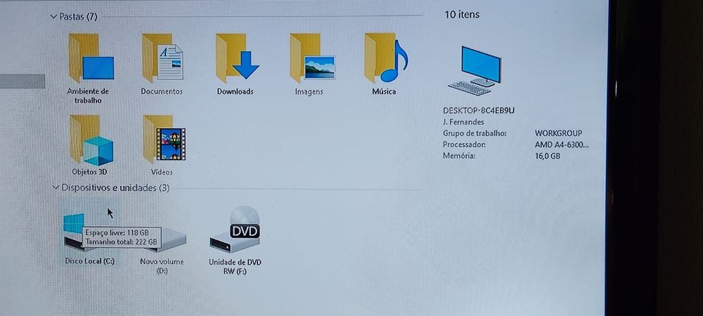 PC Asus com coluna de som