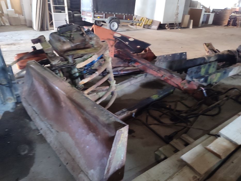 Навісне обладнання екскаватора ЮМЗ