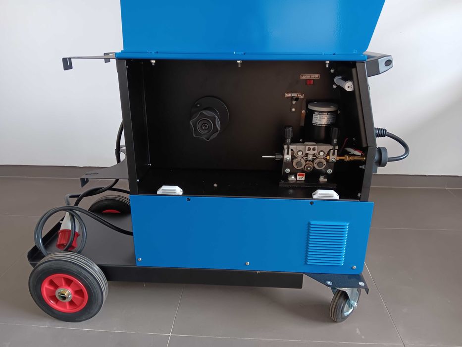 Máquinas soldar 300 e 350 AMP (Novas)