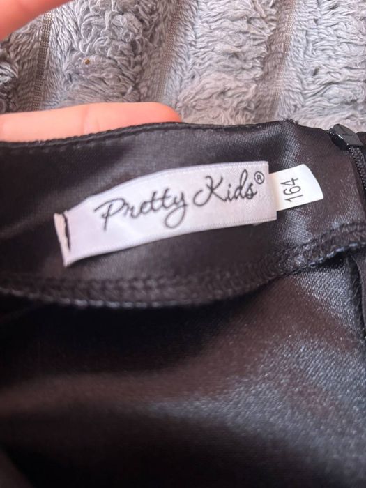 Чорна вечірня сукня