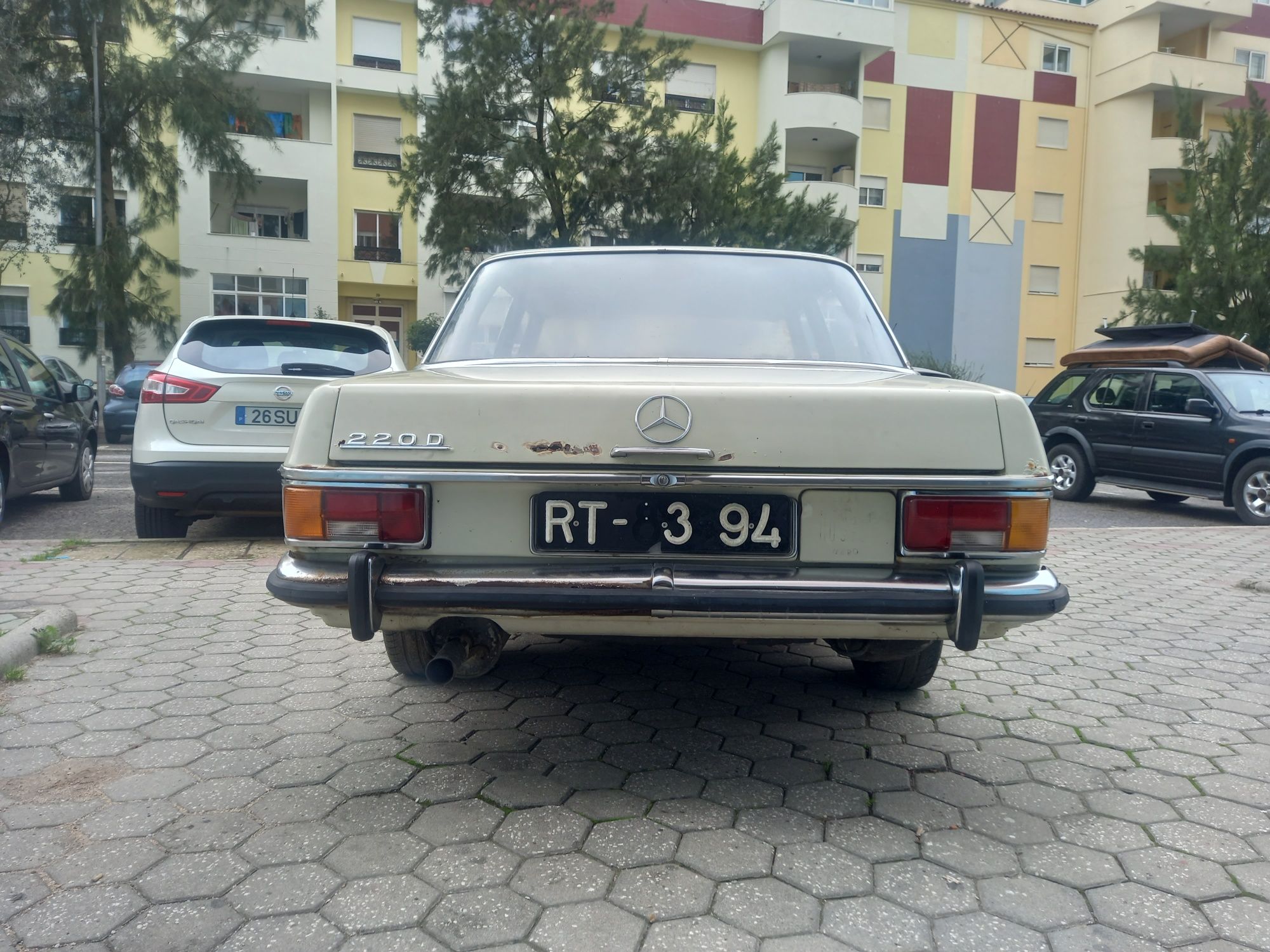 Mercedes w115 de 1971, primeira serie