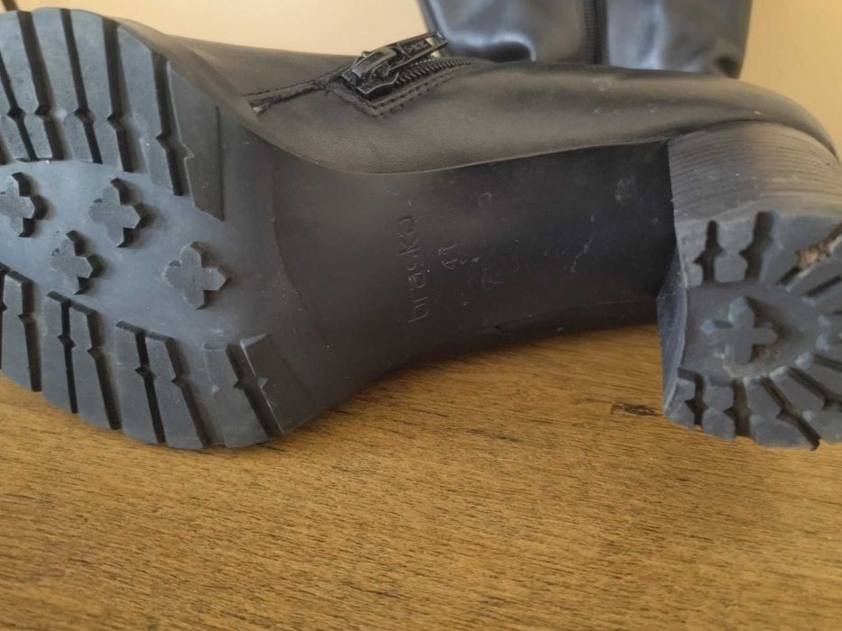 Чоботи зимові жіночі