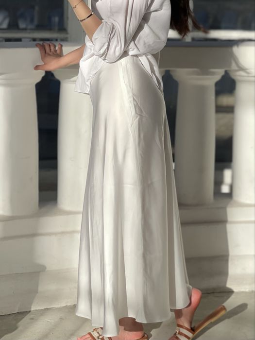 Шовкова молочна спідниця максі