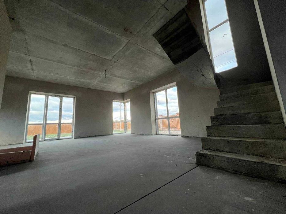 Будинок / 212м2 / біля озера / Чистовий ремонт / Без комісії