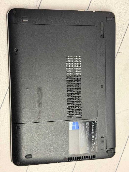 HP 430 G3 intel i3-6100 8ram ssd 128