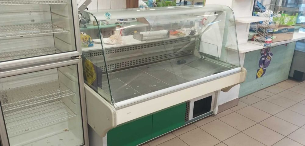 Lada chłodnicza witryna chłodnia regał lodówka sklep regał na pieczywo