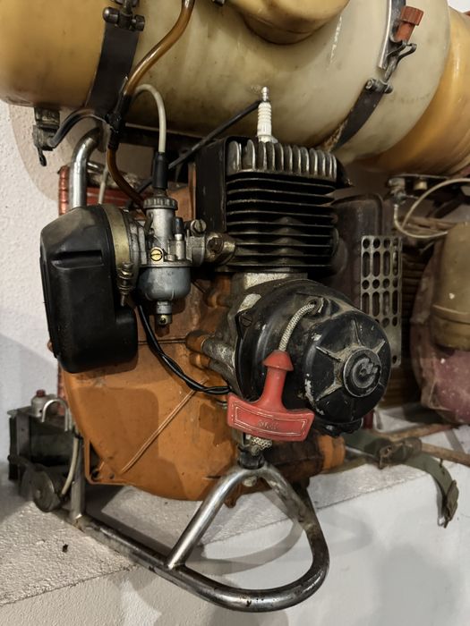 Pulverizadores Antigos a gasolina Vieira