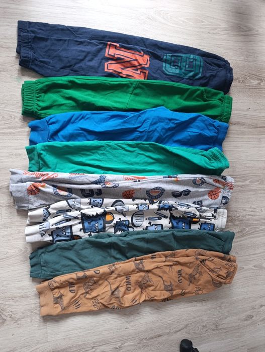 Spodnie dla chłopca 128